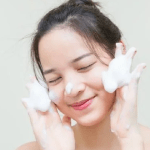 Cara Membersihkan Muka yang Benar untuk Kulit Sehat cara membersihkan muka yang benar